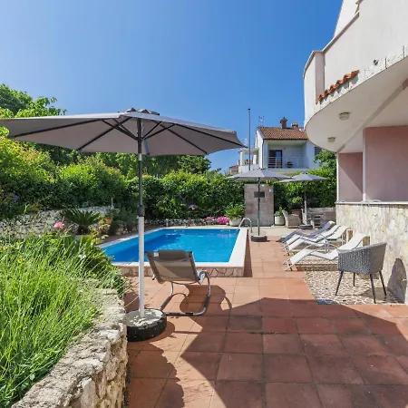 Romantika - Roj107 By Interhome