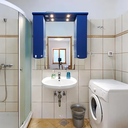 Romantika - Roj107 By Interhome *