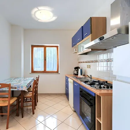 Romantika - Roj107 By Interhome *