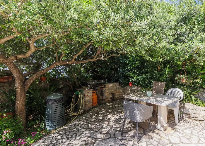 Romantika-2 By Interhome 로비니